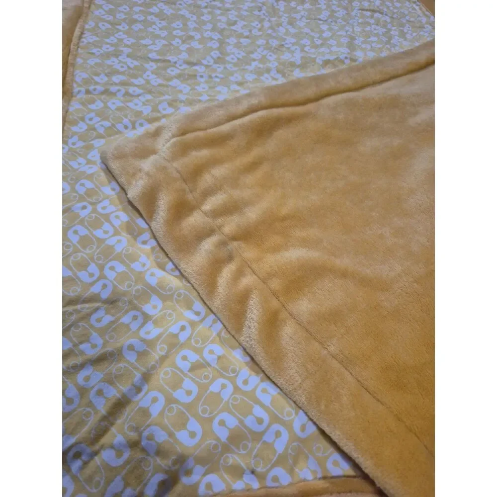 Handmade Flannel & Fleece Baby Blanket – Mustard Yellow Safety Pin Print